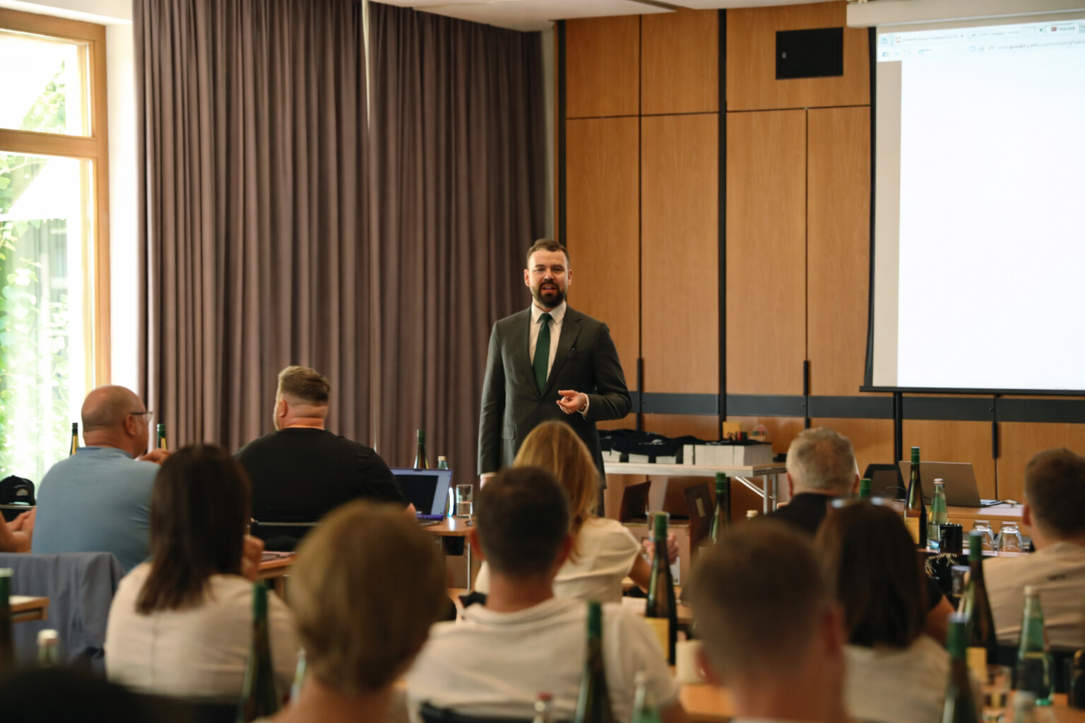 Viktor Fink als Speaker